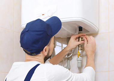 Geyser repair and service technician in Zirakpur